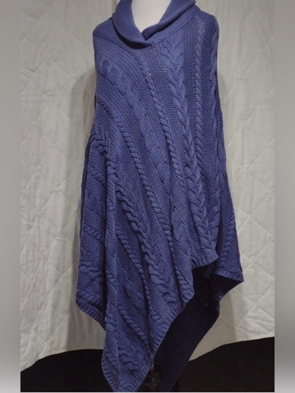 Crocheted poncho, sz plus